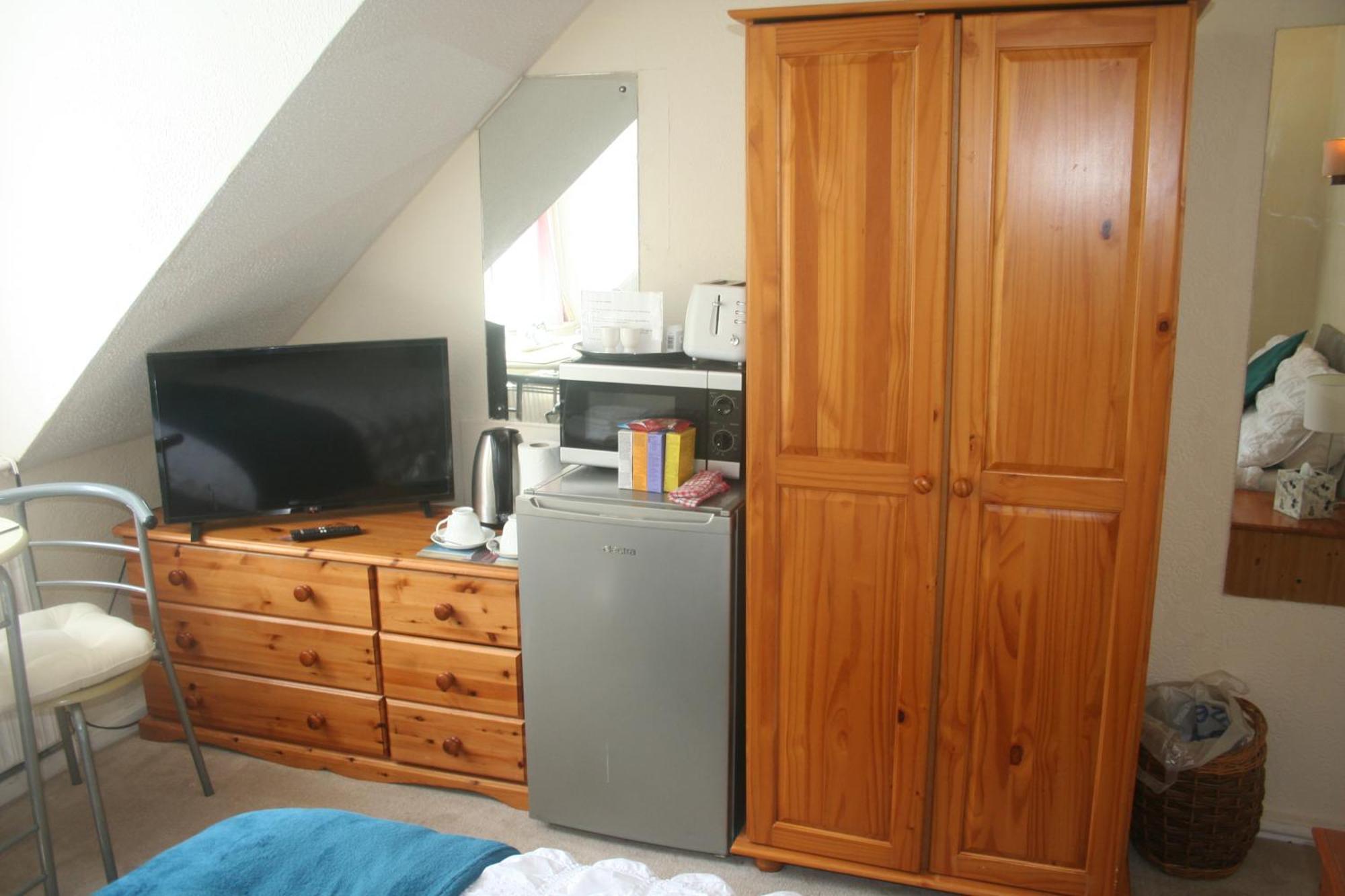 Coynant Farm Guesthouse - Farm Park Stay Swansea Room photo
