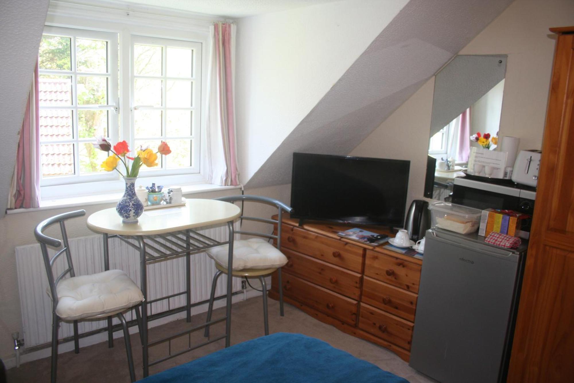 Coynant Farm Guesthouse - Farm Park Stay Swansea Room photo